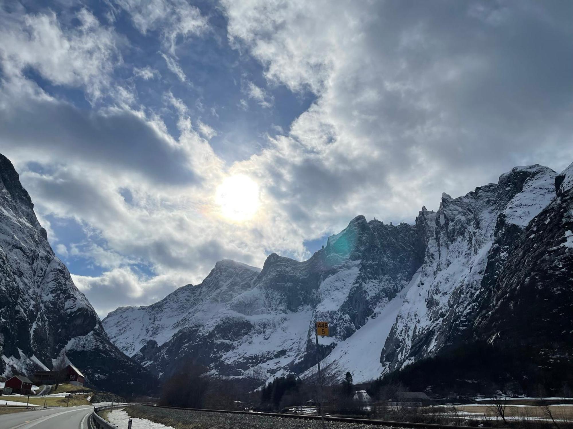 욘달스네스 Bakkebo Trollstigen 아파트 외부 사진